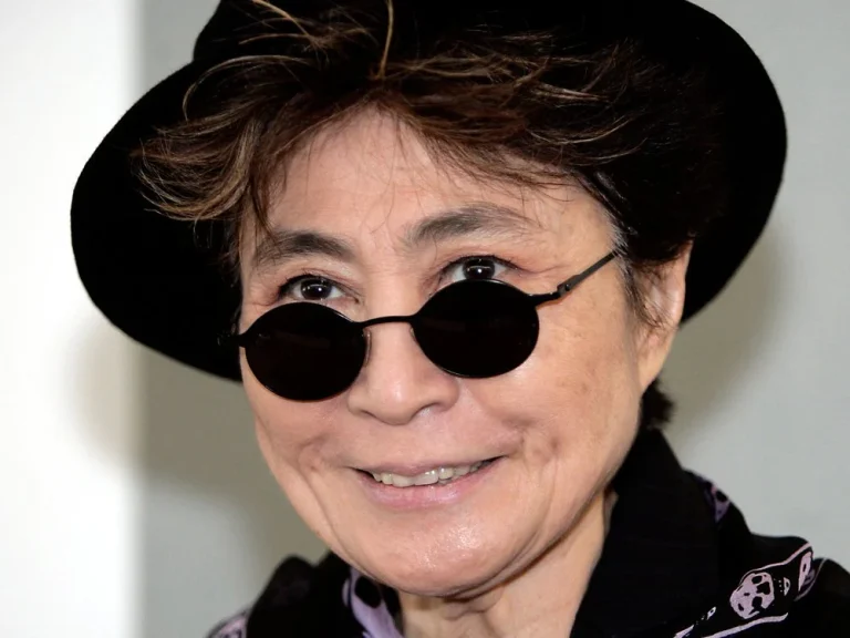 yoko ono net worth