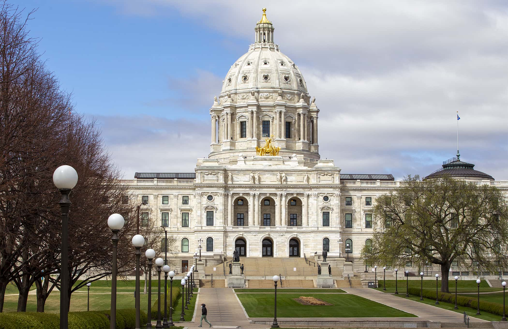 Minnesota Legislature Approves State Budget 