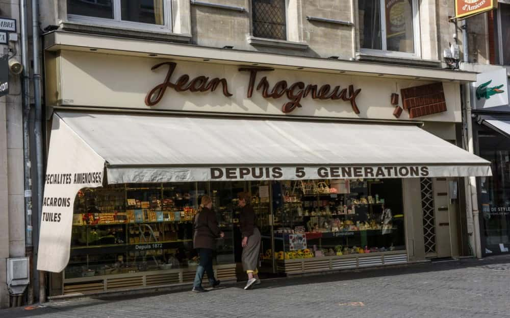 Assault on Great-Nephew Outside Chocolate Shop