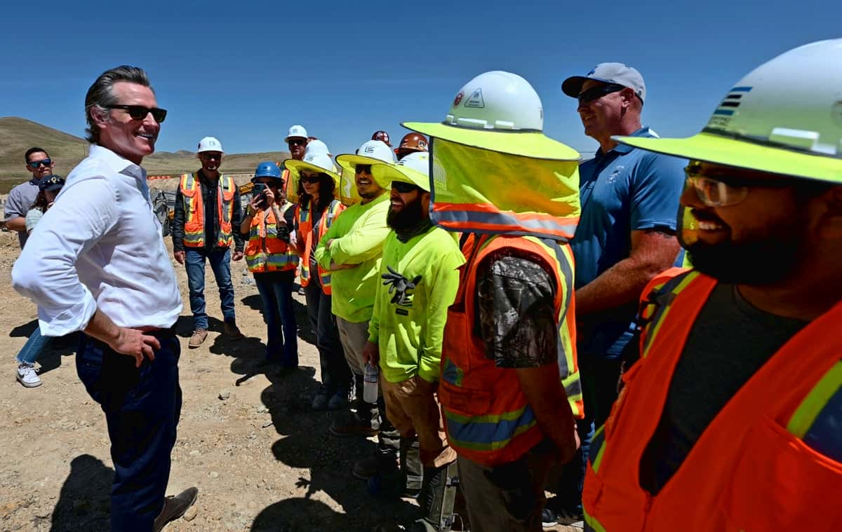 California Governor Favors Renewable Sources, Plans To Purchase Power Generated By Carbon-Free Sources To Prevent Blackouts