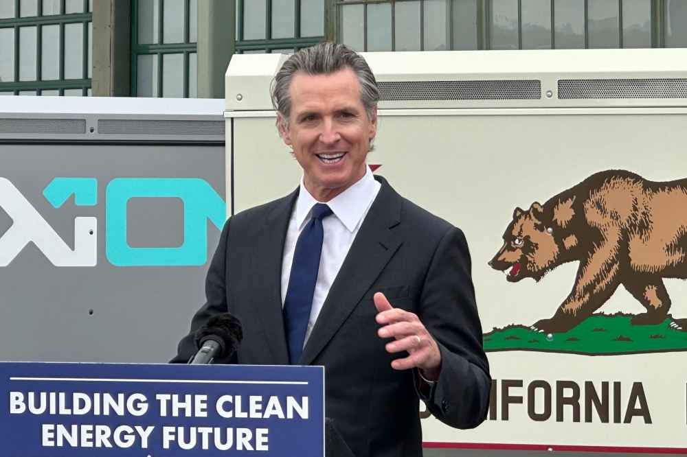 California Governor and Democrats Reach Budget Deal