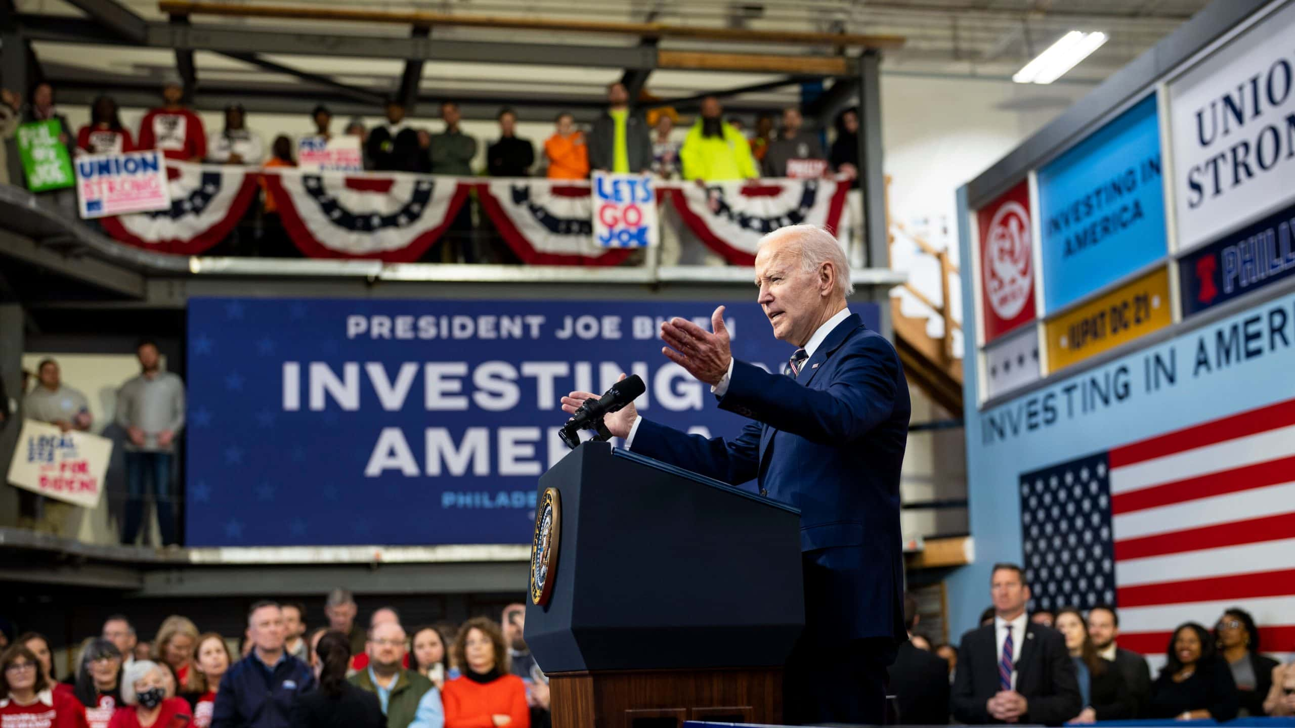 Biden’s Social Security Plan Sparks Debate Over 23% Benefit Cuts, Calls for Strengthening the Program