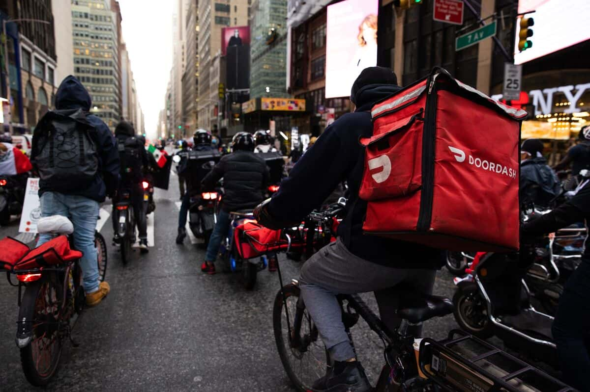 New NYC Minimum Wage Law Faces Criticism, Lawsuit Following Possible Impacts On App-Based Food Delivery Service Workers