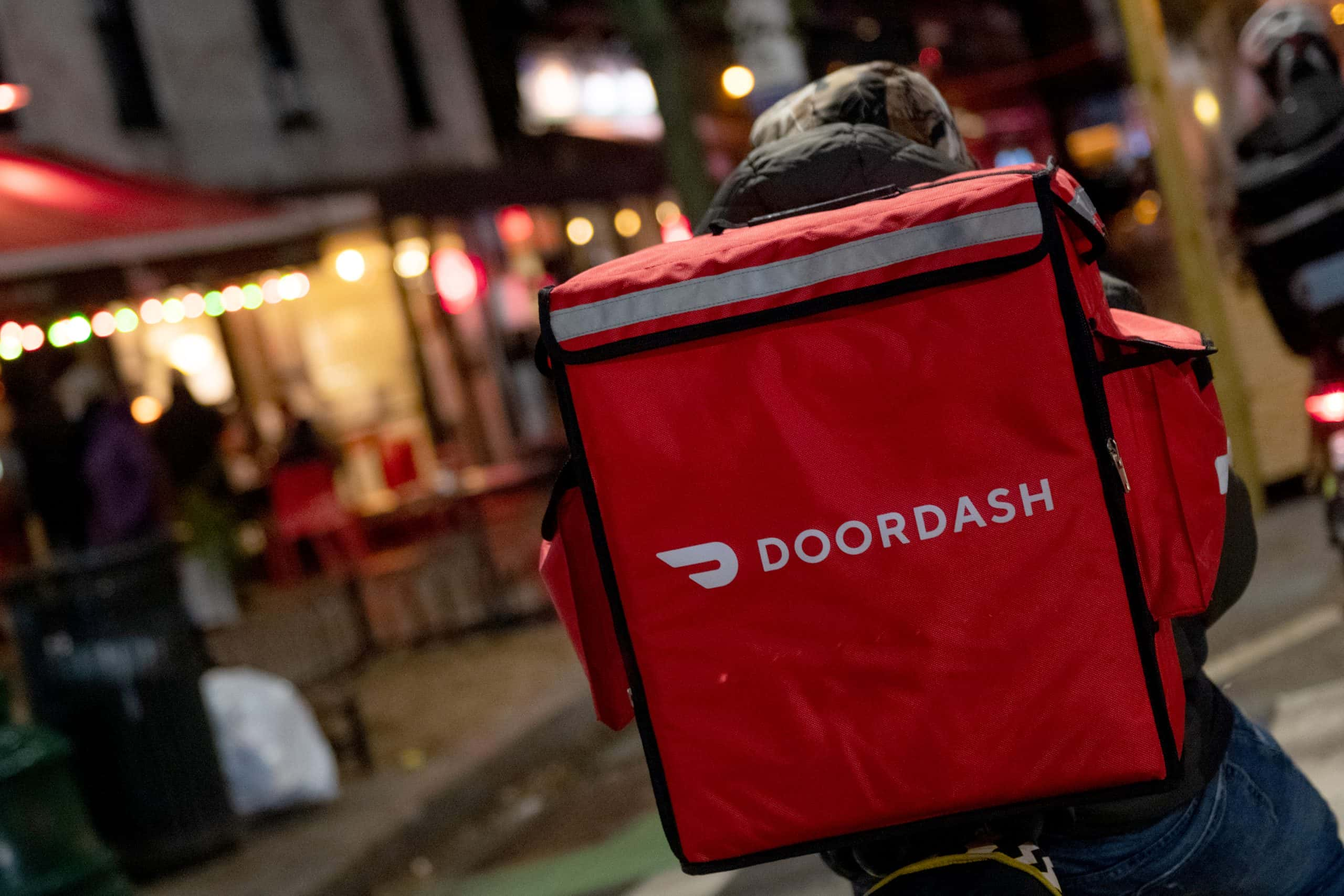 Food Delivery Driver Apps Filed A Lawsuit Against NYC To Stop The New Raising Minimum Wage Law