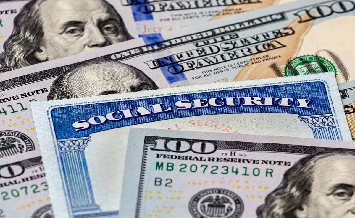 Up To $4,555 Monthly Check Coming To Every Social Security Beneficiary After Retirement – But Here’s How Retirees Could Maximize Their Benefits!