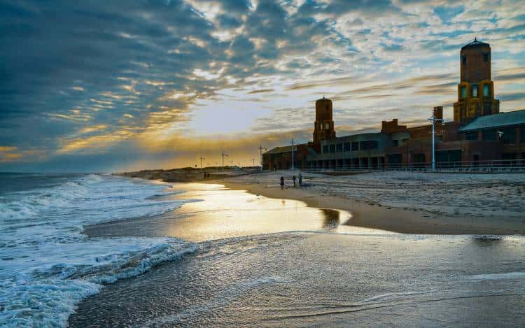 Best Beaches In The Bronx: Want To Spend Your Summer On These Beach? See The List!