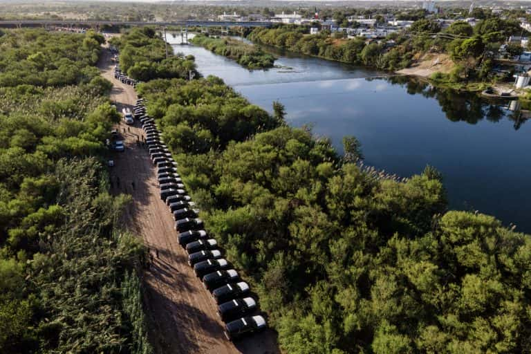 Texas Floating River Wall began to be built with the aim to protect the border