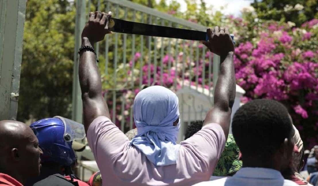 Haiti Gang Members Injure, Kill Machete-Armed Parishioner Group Led By Priest During Gunfire