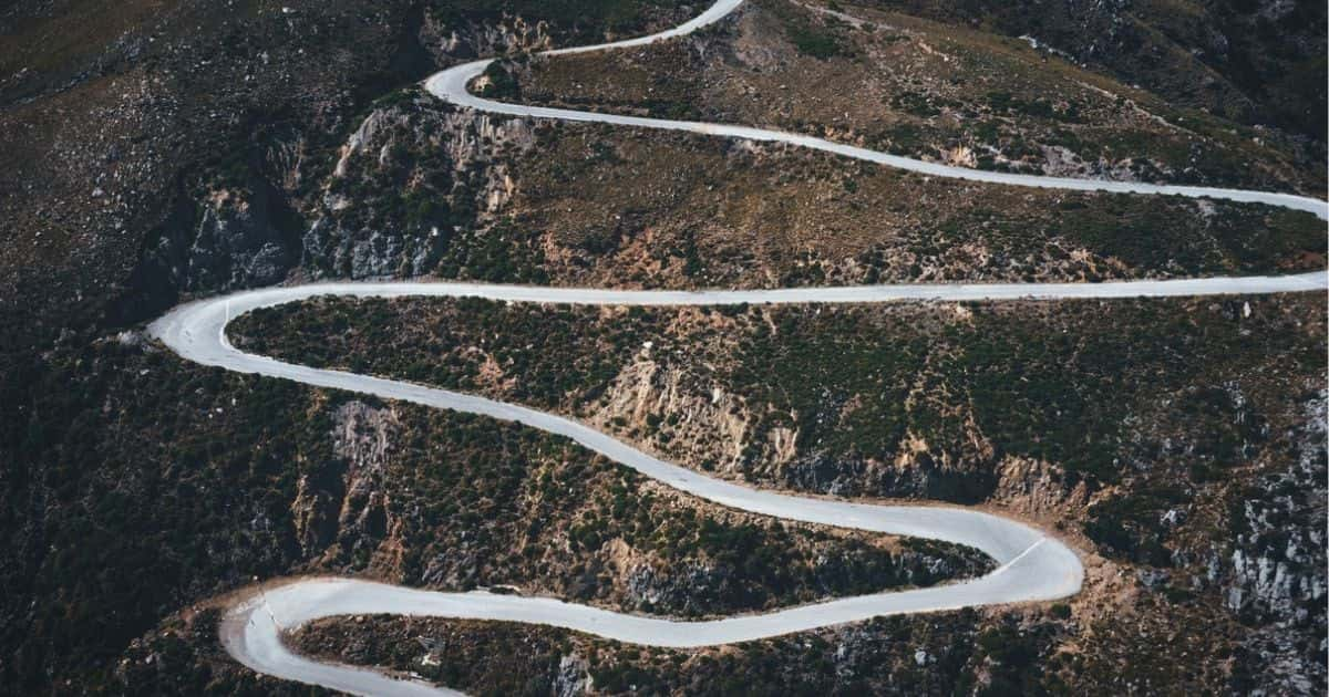 Visit the Top 10 Most Dangerous Roads In the U.S.