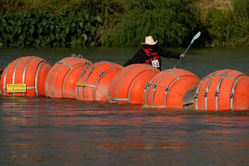 Mexico finds a Honduran immigrant’s body in the Rio Grande and discovers additional body close to a floating barrier