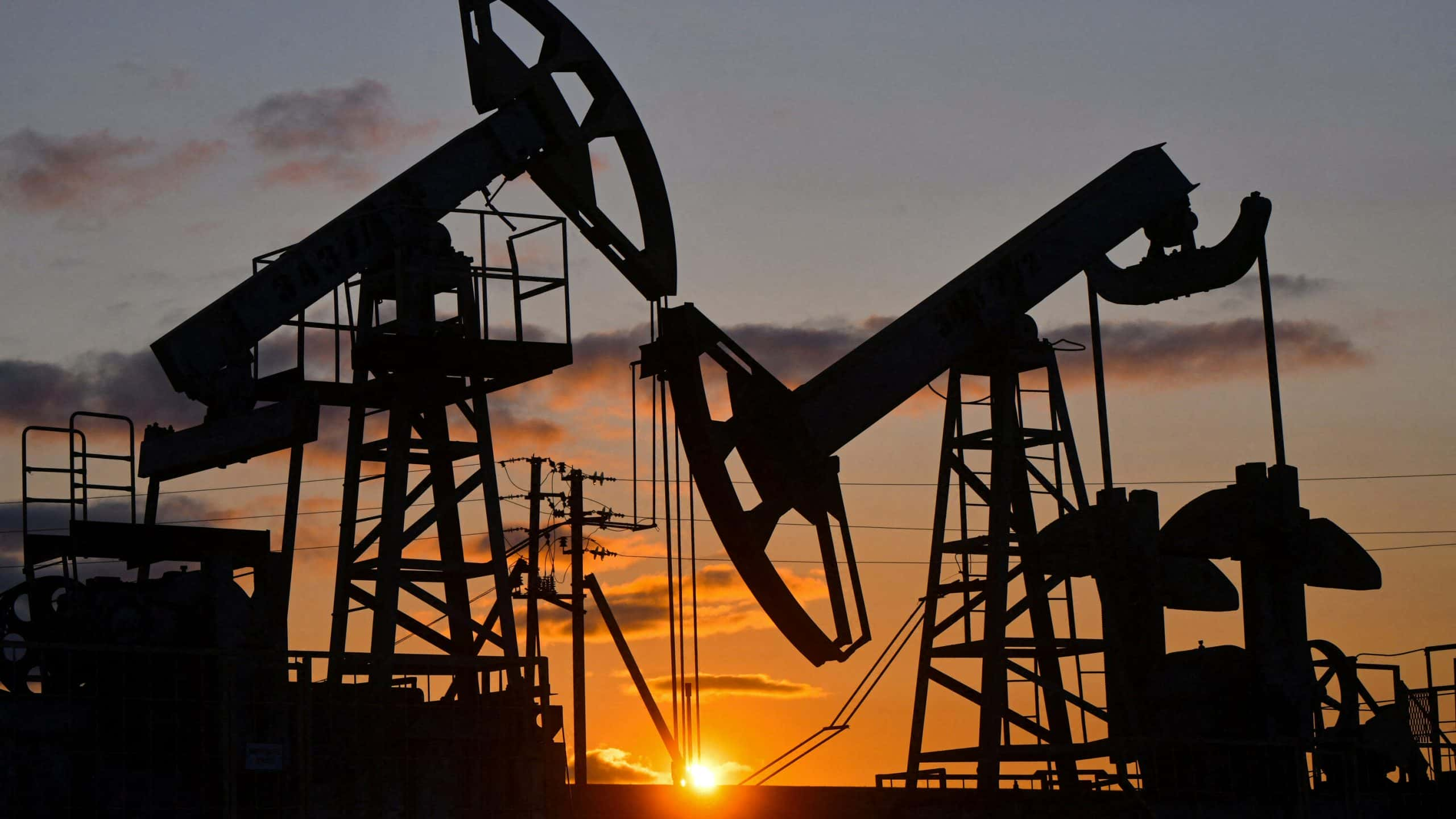 Oil Production Cuts Extended by Saudi Arabia and Russia