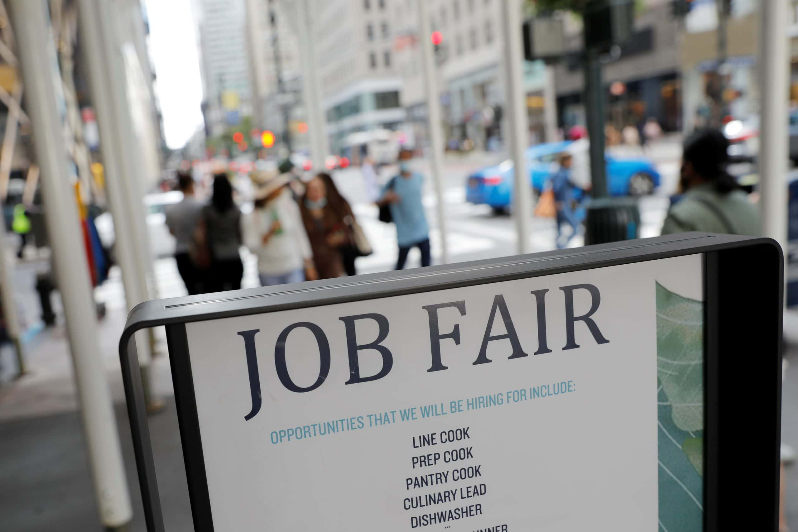 US Unemployment Benefits Show Resilience Amidst Economic Changes, Jobless Claims Dip Slightly