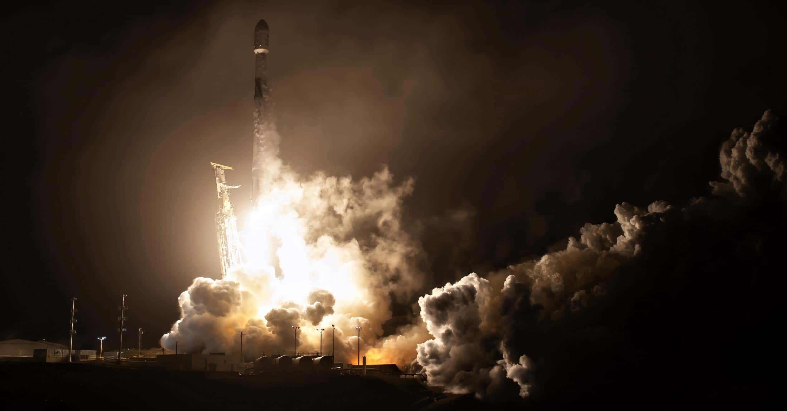 SpaceX Falcon 9 Rocket Shatters Records