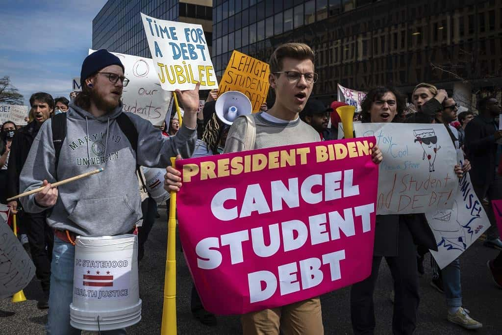 Republican Senators Challenge Biden's Student Loan Payments