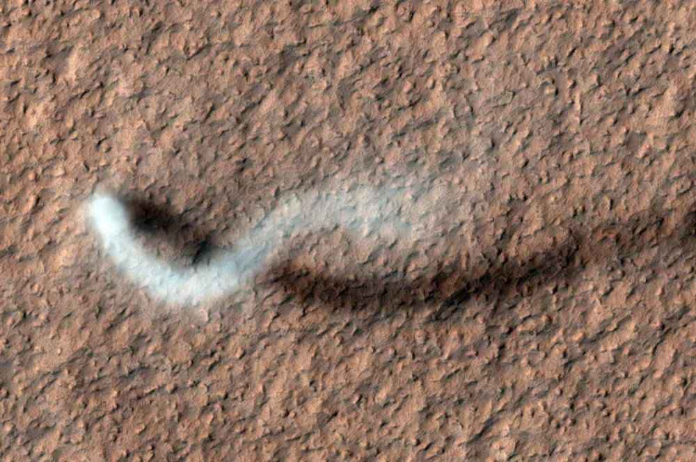 Dust Devil Swirling Spectacle Captured by NASA’s Perseverance Rover on Mars