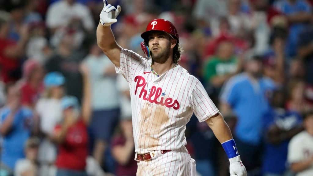 Bryce Aron Max Harper’s Explosive Performance Ignites Phillies in NLDS Game 3 Victory