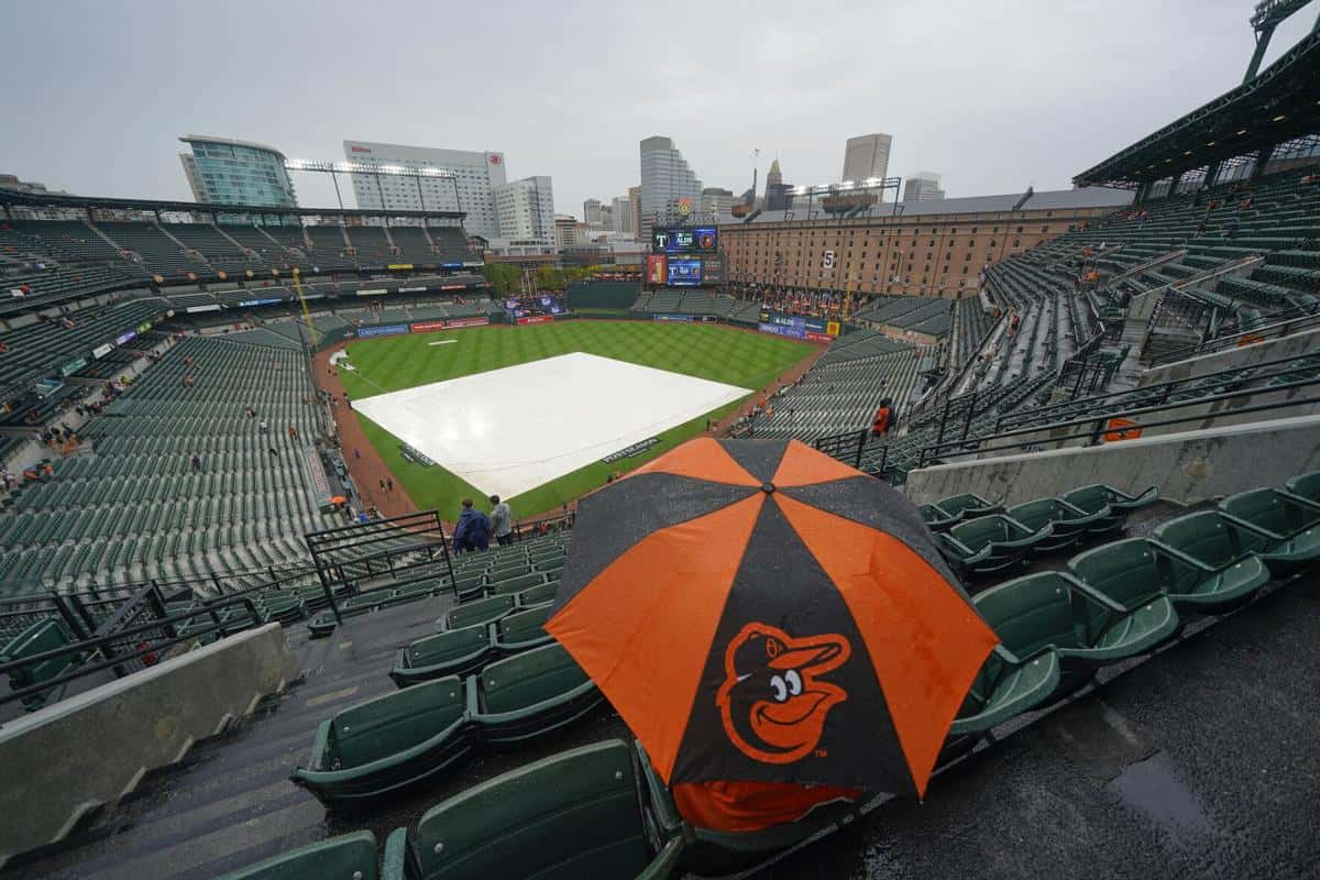 AL Division Series Begins in Dramatic Fashion Amidst Rain Delay