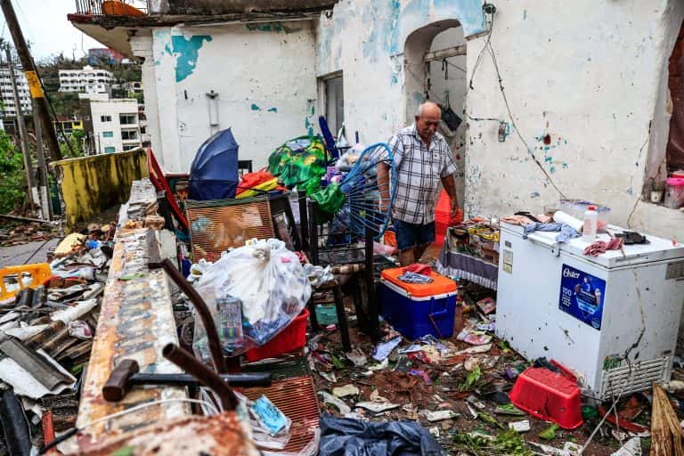 Category 5 Storm Otis Devastates Acapulco, Residents in Desperate Need of Aid