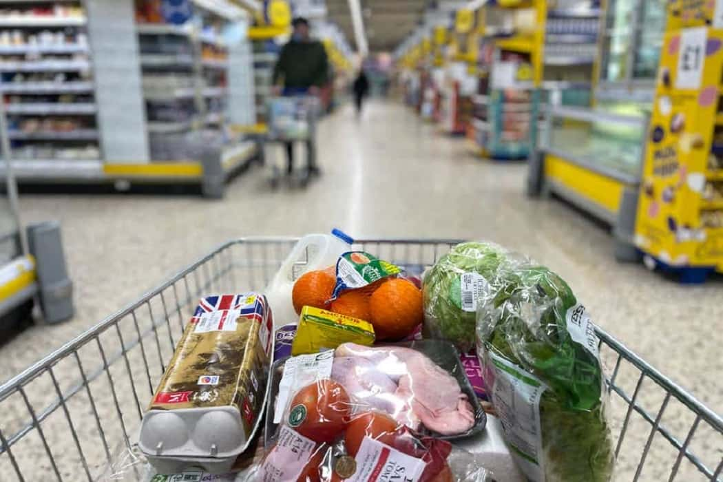 Clothing And Food Price Decrease Slows Inflation And Is Expected To Continue In Next Years