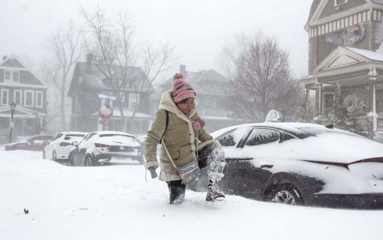 Lake Effect Snow Blankets Great Lakes and Northeast, Disrupts Travel and Signals Season's Chilly Arrival