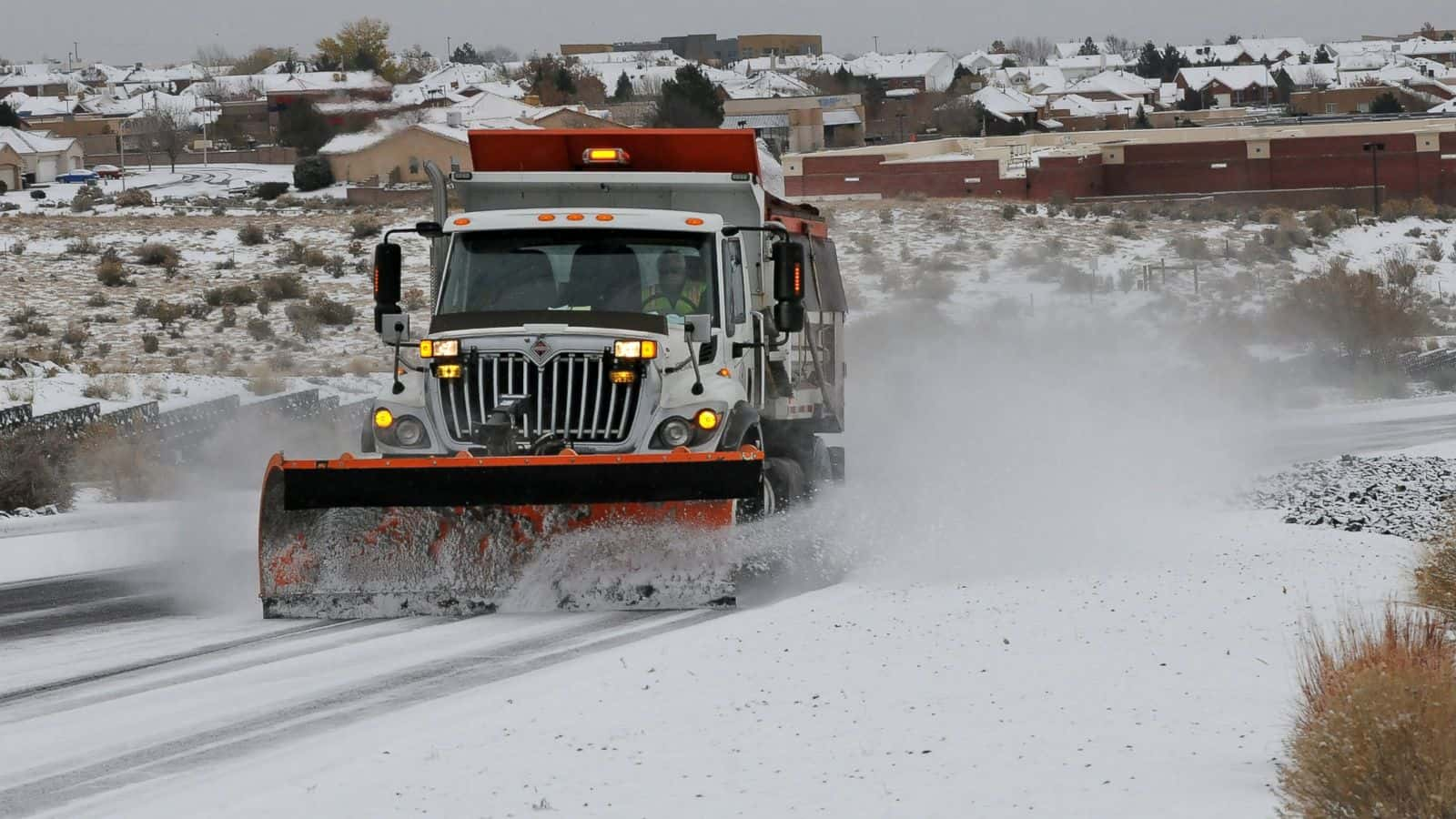 Thanksgiving Snow Storm Paralyzes Central Plains, Disrupting Holiday Travel for Millions