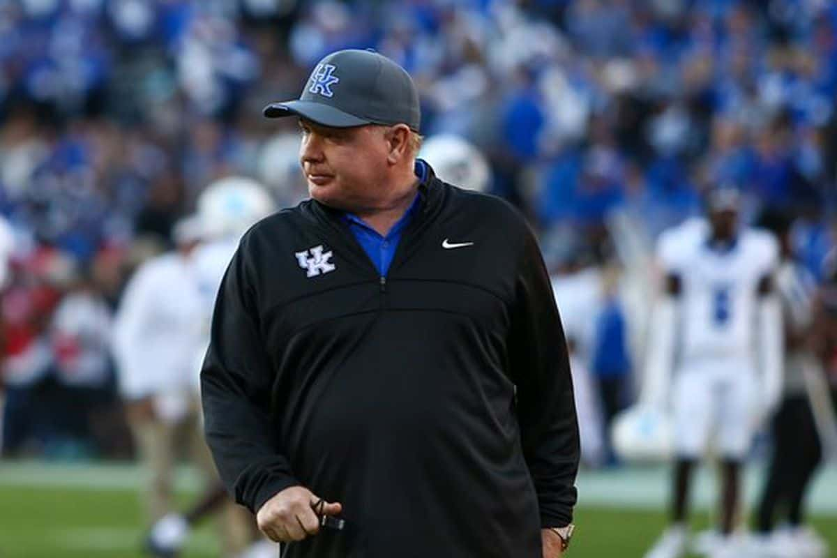 Mark Stoops Shocks Texas A&M, Opts to Stay with Kentucky Despite Coaching Speculations