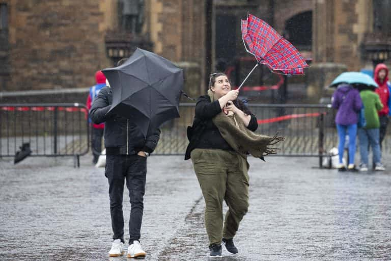 Widespread Chaos as Heavy Rain in Florida Submerges Neighborhoods, Causes Power Outages, and Sets Record-breaking Precipitation