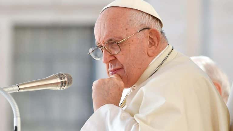 Pope Francis Clears Health Hurdle