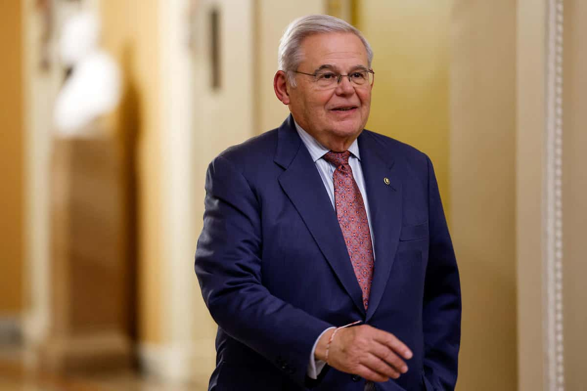 Bob Menendez's Residence Reveals Gold Bars Linked to Decade-Old Robbery in Bribery Investigation