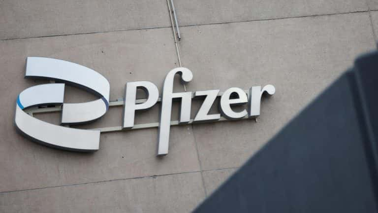 Pfizer Pharmaceutical Company Faces Share Decline as Twice-Daily Obesity Treatment Abandoned Due to High Dropout Rates in Clinical Trial