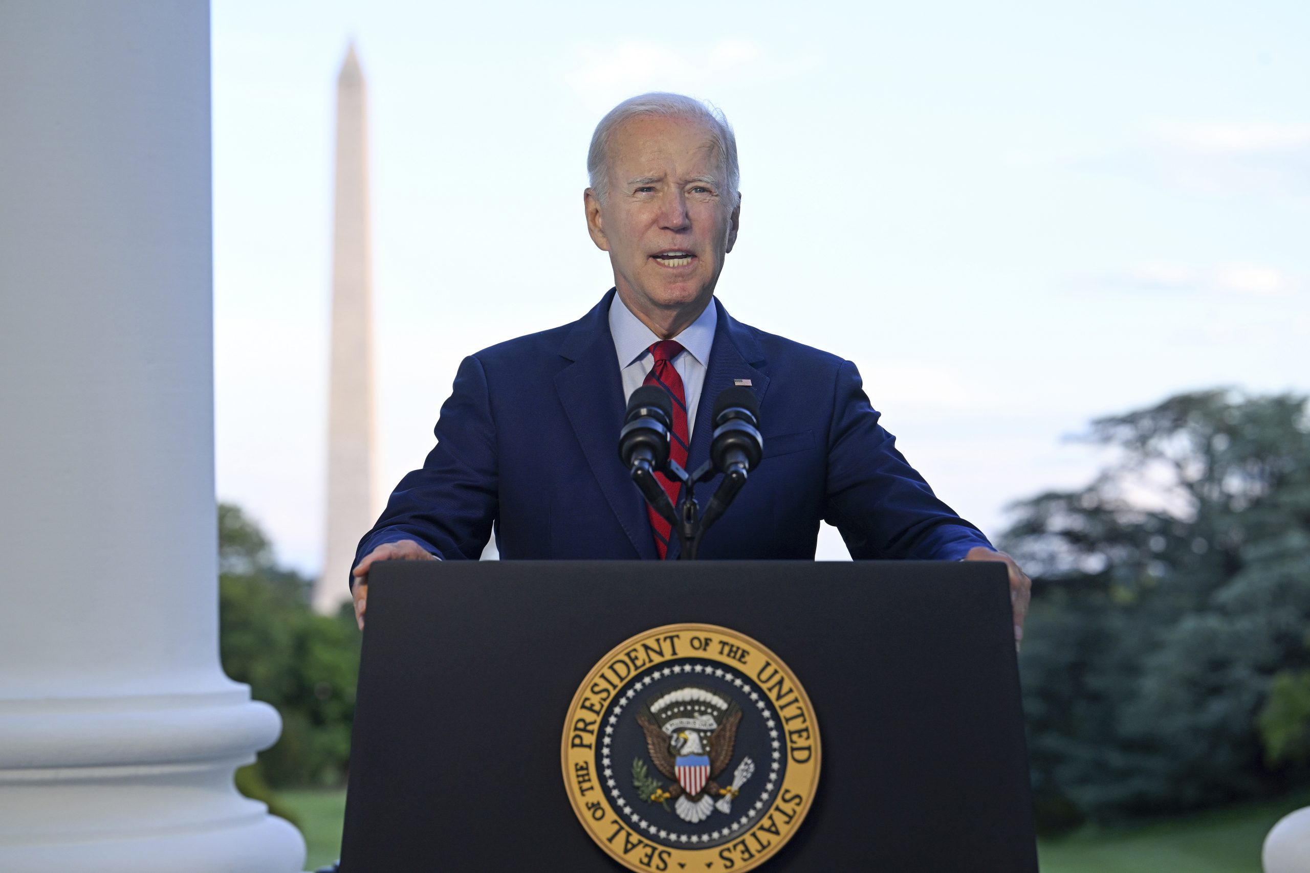 Biden Boosts Government Worker Salaries in Biggest Raise Since Carter Era