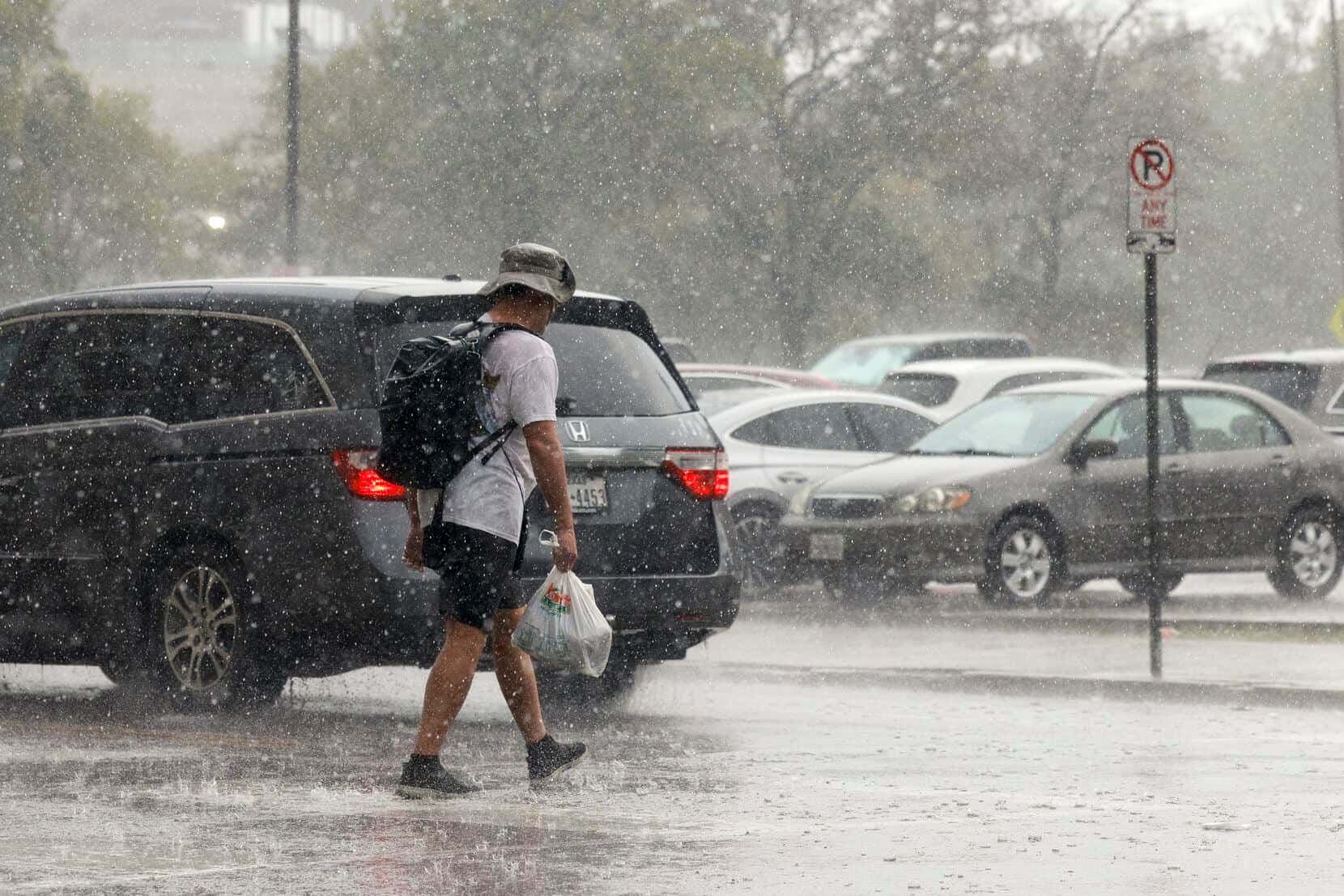 Major Storm System Unleashes Havoc Along Eastern Seaboard: Widespread Flood and Wind Alerts Impact Millions