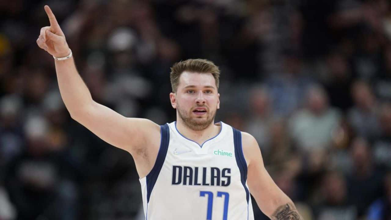 Luka Dončić Dominates as Dallas Mavericks Overpower Utah Jazz in Stellar Performance