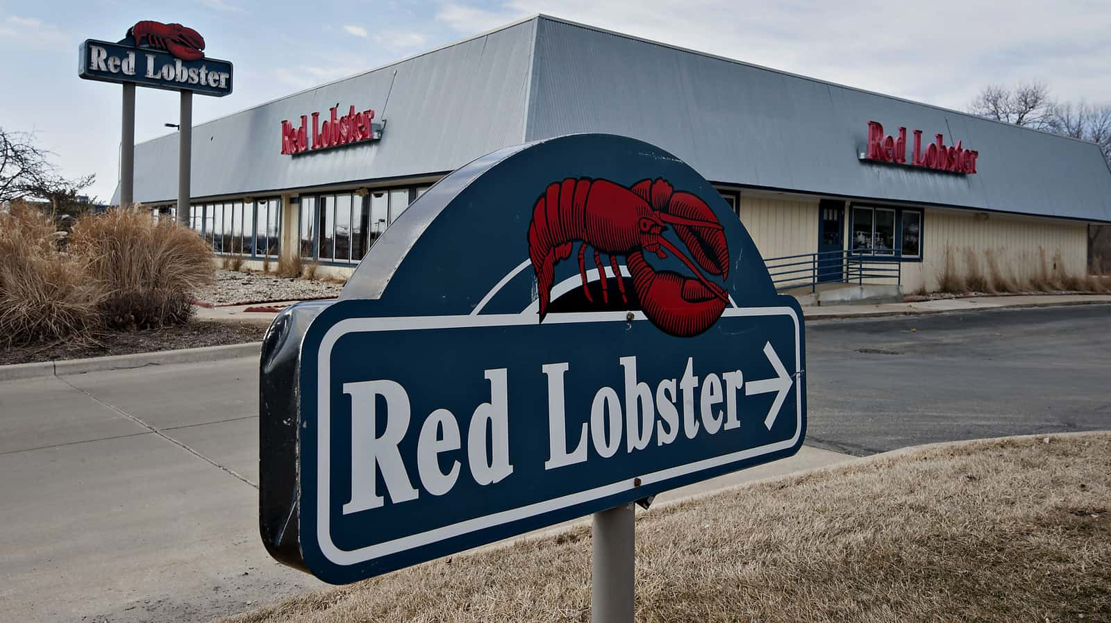 Red Lobster Faces Financial Woes After Endless Shrimp Indulgence