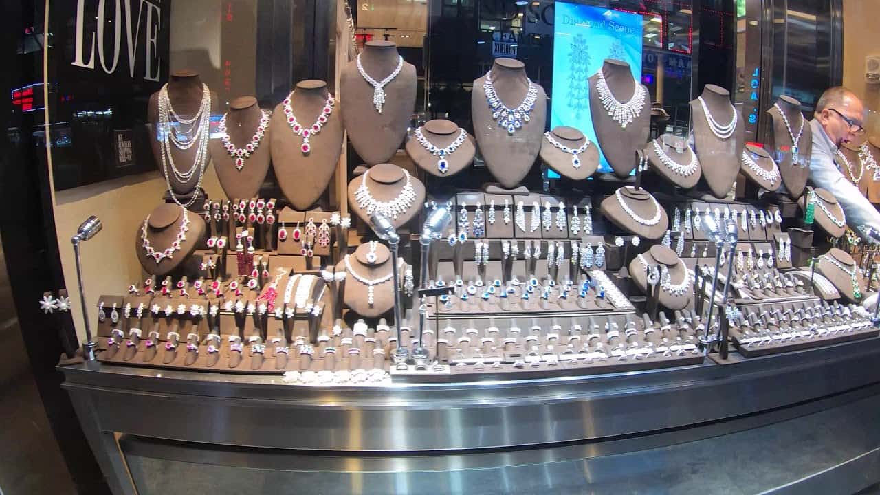 NYC Jewelry Store Robbery Nets Thieves $1M in Stolen Gems via Pretend Gun Gestures