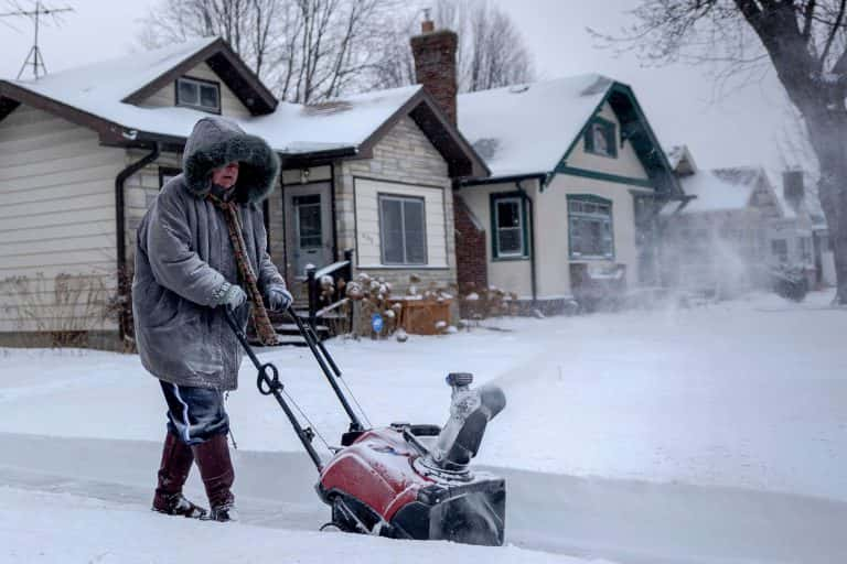 Winter Storm Conditions Wreak Havoc in Northeast Ohio, Posing Threats to Roads and Power Supply