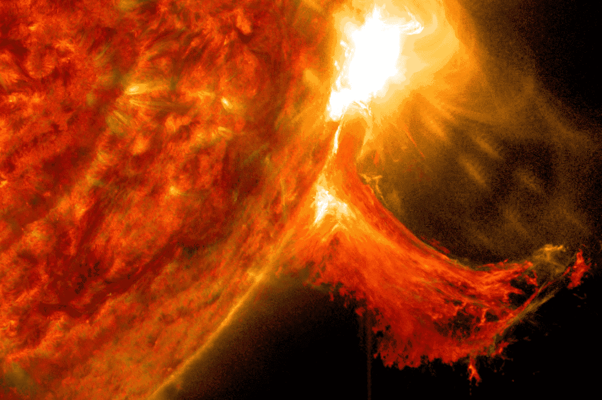 Sun Solar Flares Unlock Secrets of Distant 'Superflares' from Bright Stars, Scientists Reveal