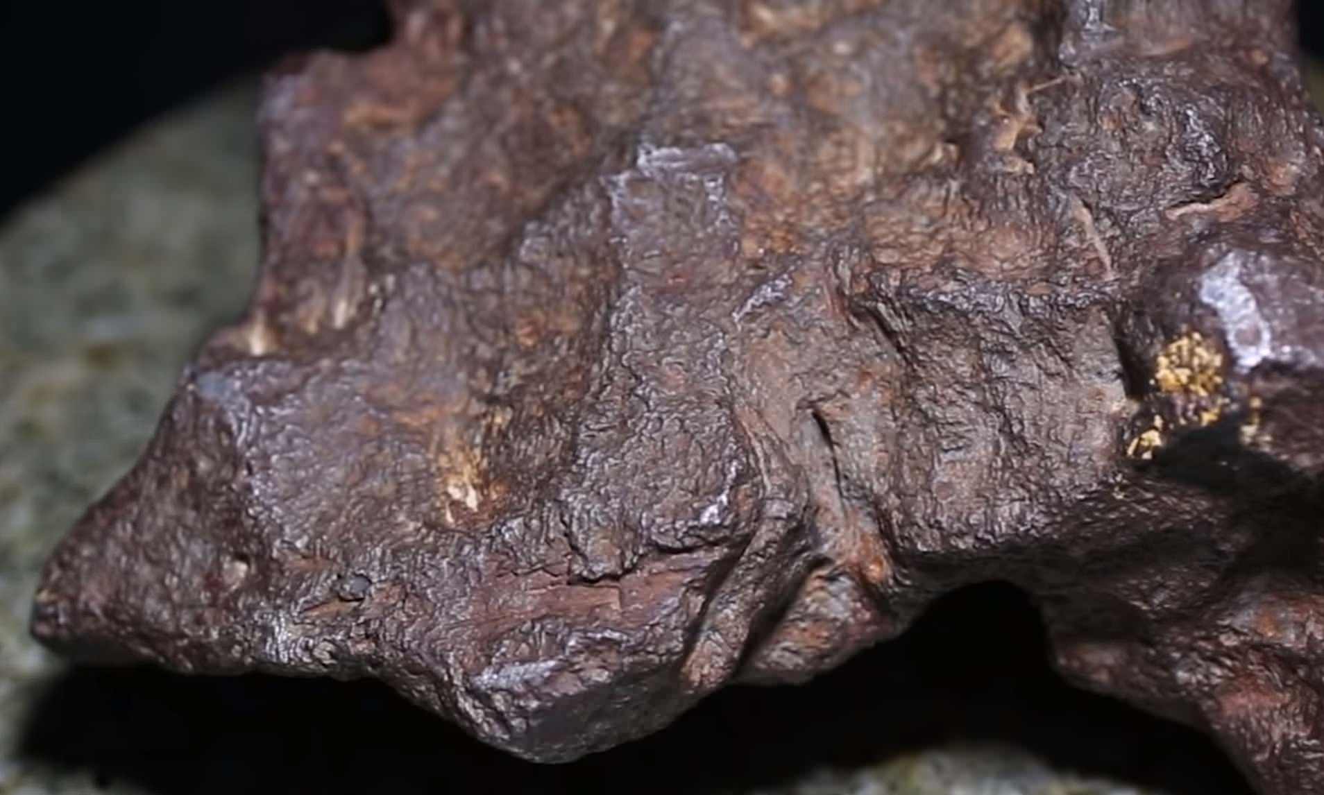 $100,000 Unearthed Fortune: Farmer’s Doorstop Rock Revealed as Meteorite Treasure