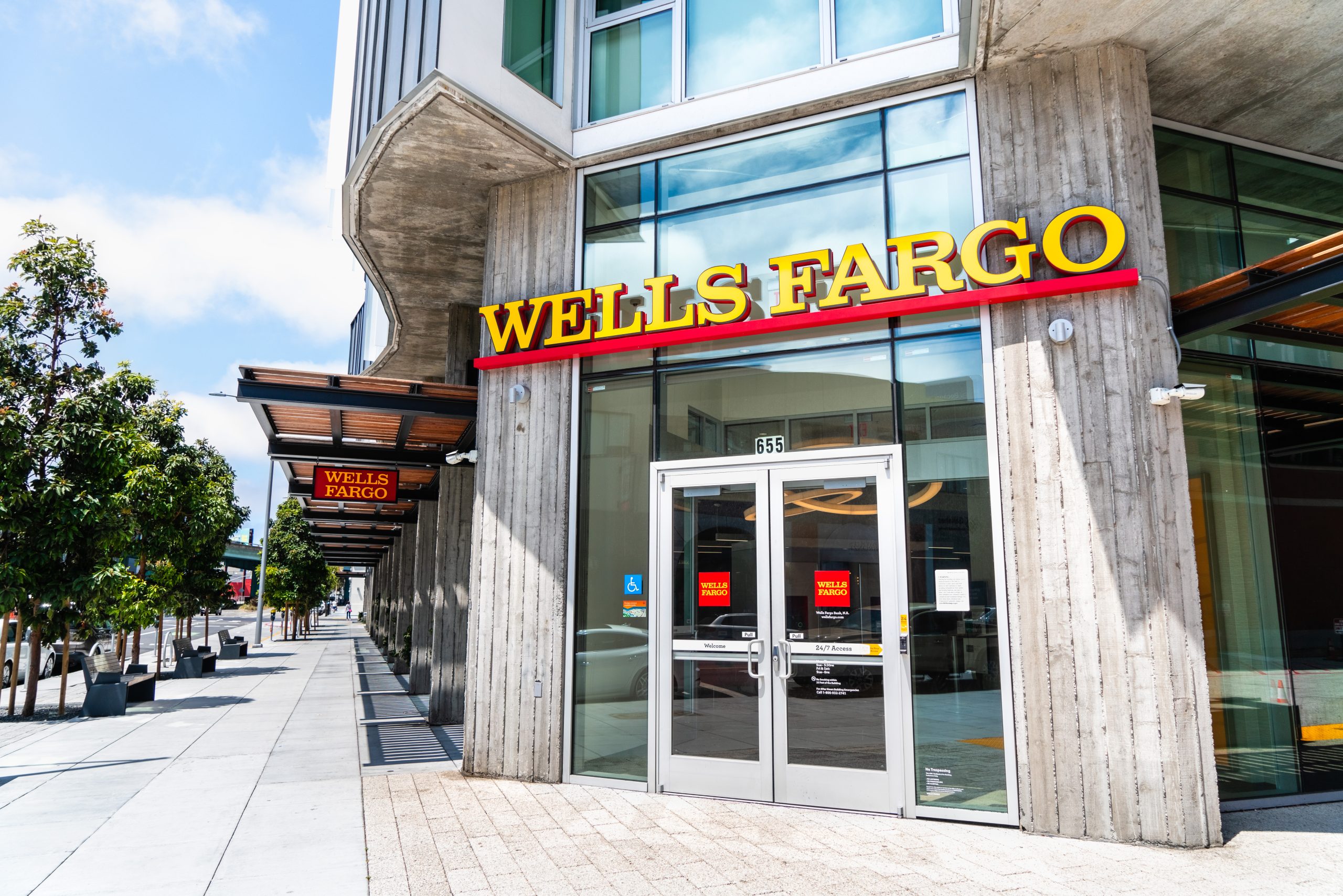 Wells Fargo’s Shocking Move: Adult Industry Workers Left Stranded as Bank Abruptly Closes Accounts