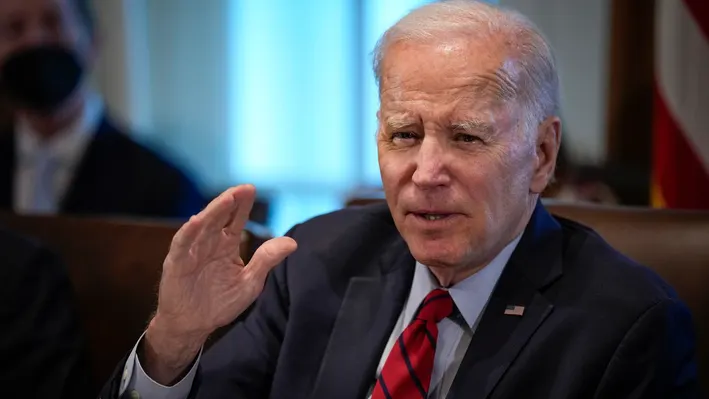 After the release of confidential documents, Republicans denounce Biden as “unfit” for office, while Democrats claim he is cleared