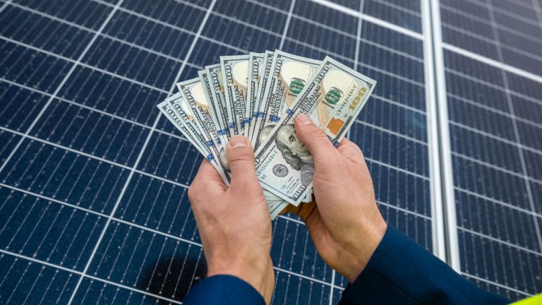 Federal Solar Tax Credit: Americans Can Reduce Their Tax Bill Up To $6,000 But Must Meet Two Criteria!