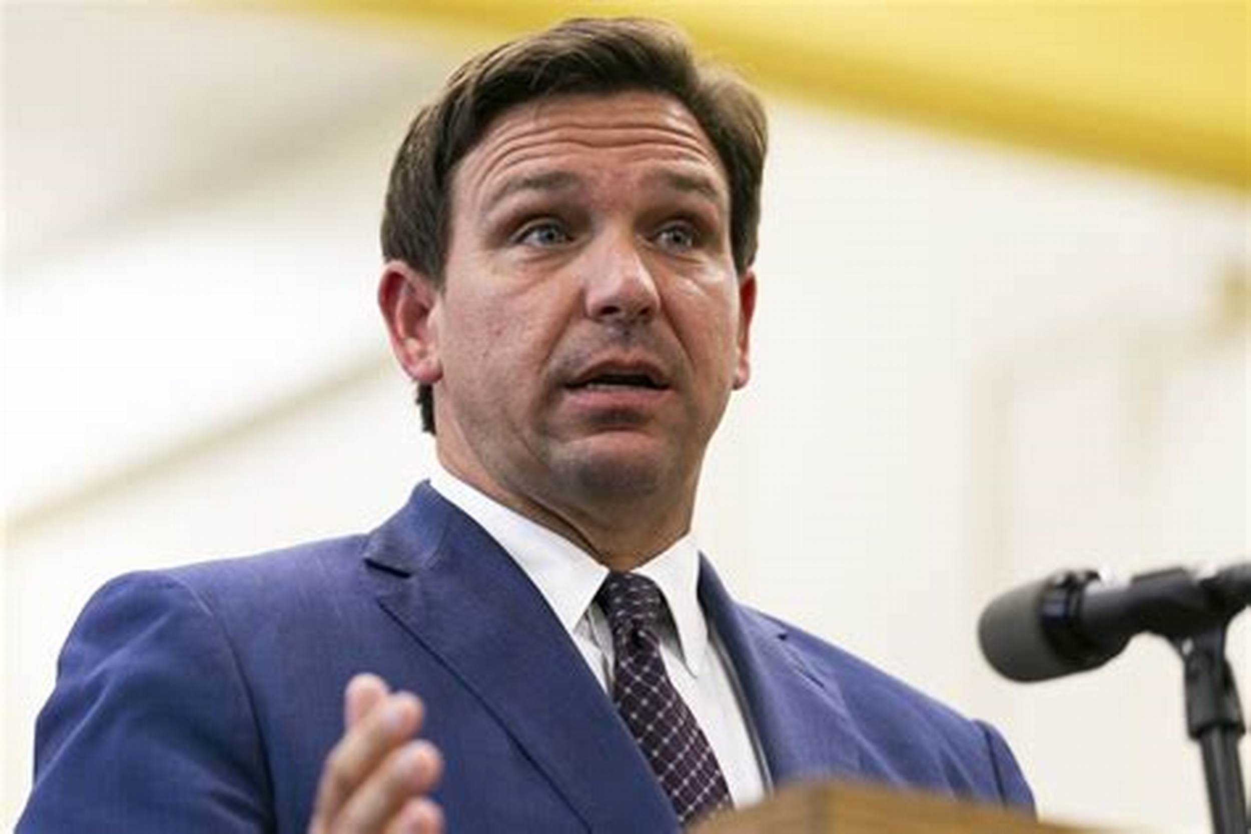 DeSantis Approves Complete Social Media Prohibition for Children Under 16