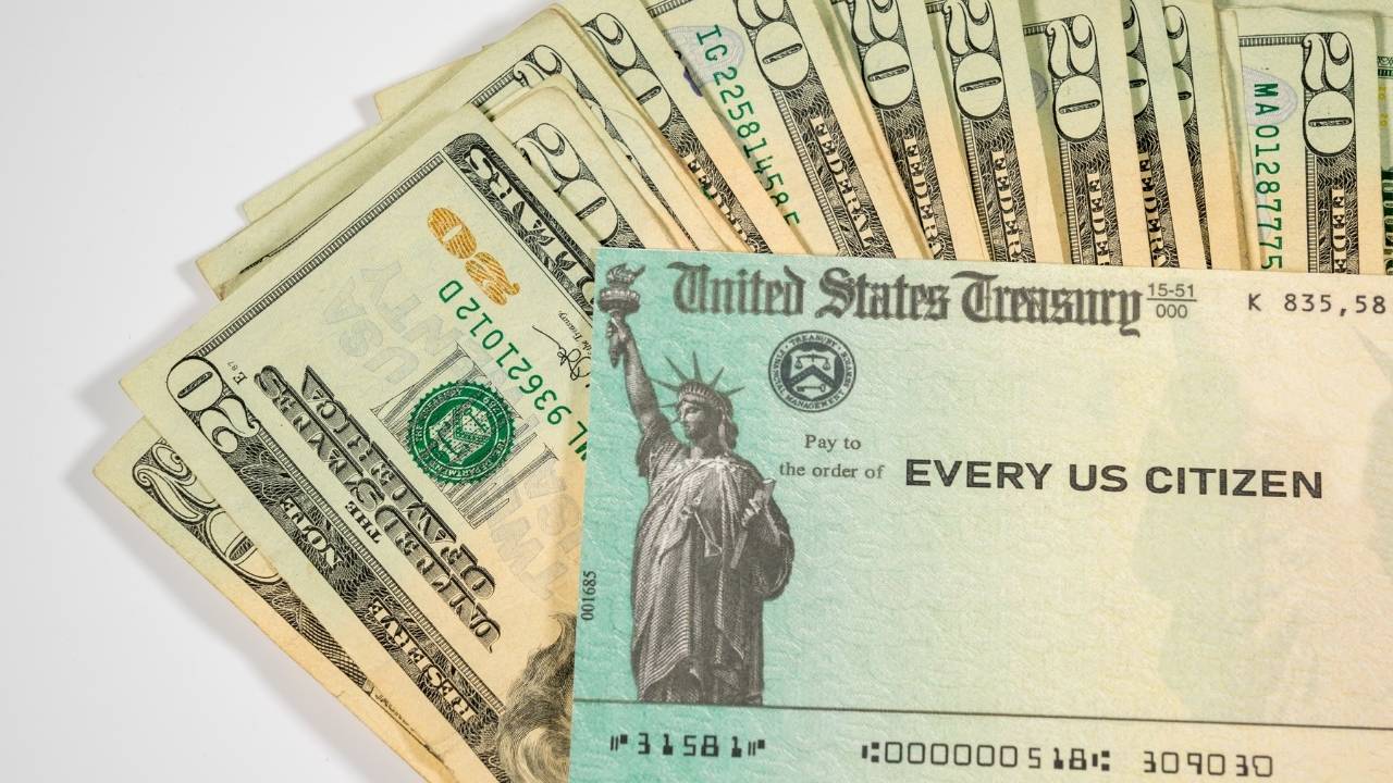 Scam Alert: The $6,400 Stimulus Check Everyone Is Talking About