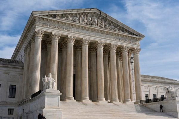 Trump Administration Urges Supreme Court to Lift Block on Mass Federal Layoffs