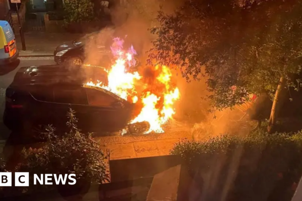 Third Man Arrested After Fires at Homes Linked to UK Prime Minister Keir Starmer